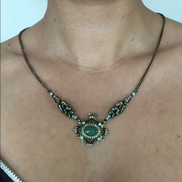 Jewelmint Jade Victorian Necklace- New! - Picture 1 of 4